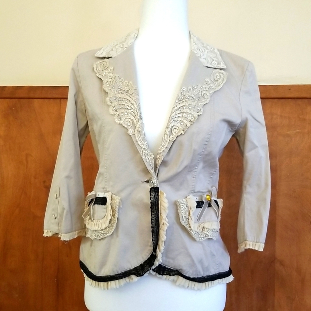 Crop Sleeve Blazer